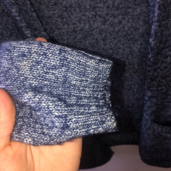 Blue Gap Sweater - Picture 4 of 5